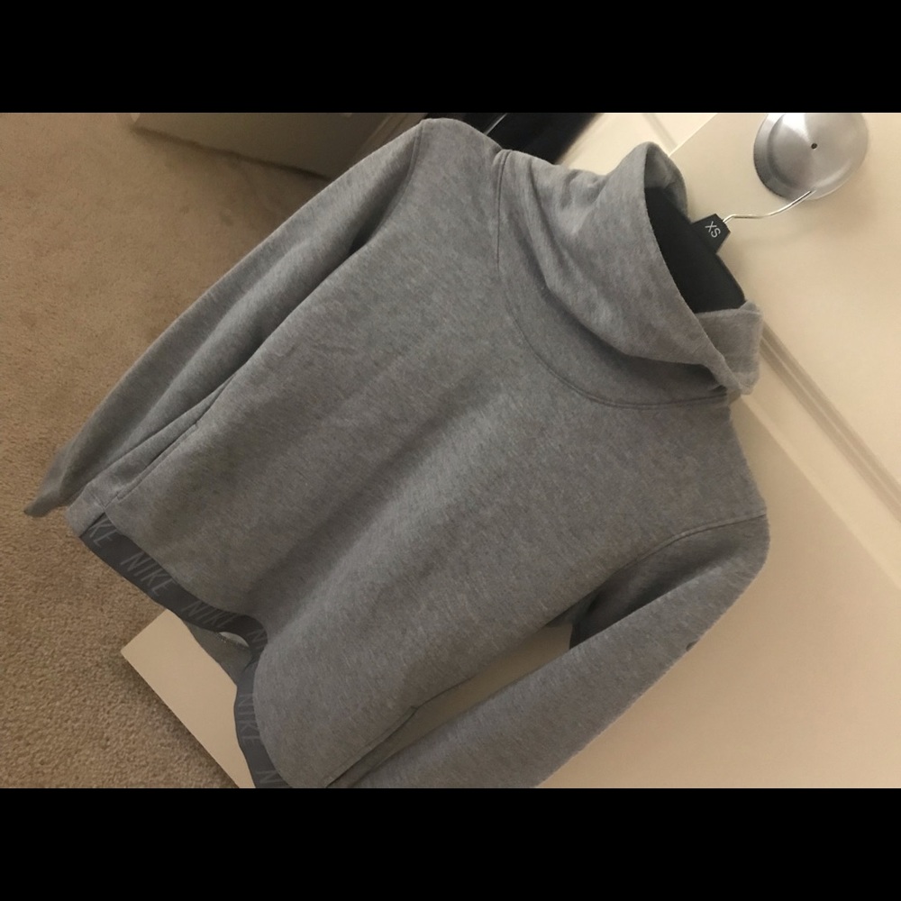 Nike Perfomance Sweater